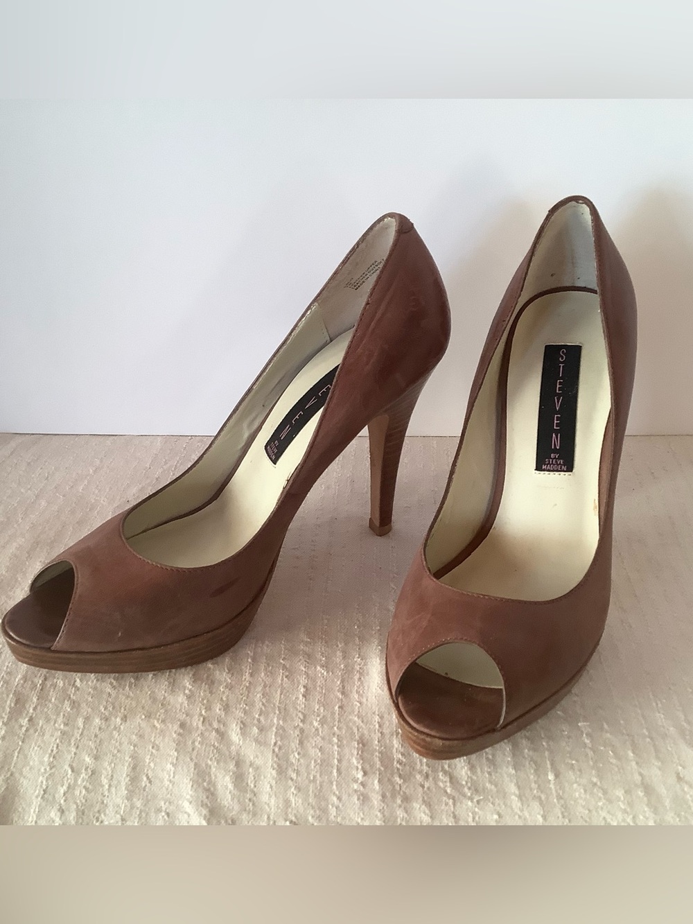 Steven Steve Madden Distressed Leather Peep Toe Wood Platform Pumps Heels 7